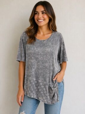 Chalet et ceci- Gray Acid-Wash Asymmetric Short Sleeve Tunic